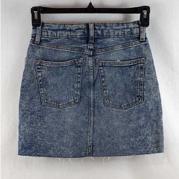 Wild Fable Denim Mini Skirt Short Jean Medium Blue Wash 2 Raw Hem Frayed Pockets - Picture 2 of 6